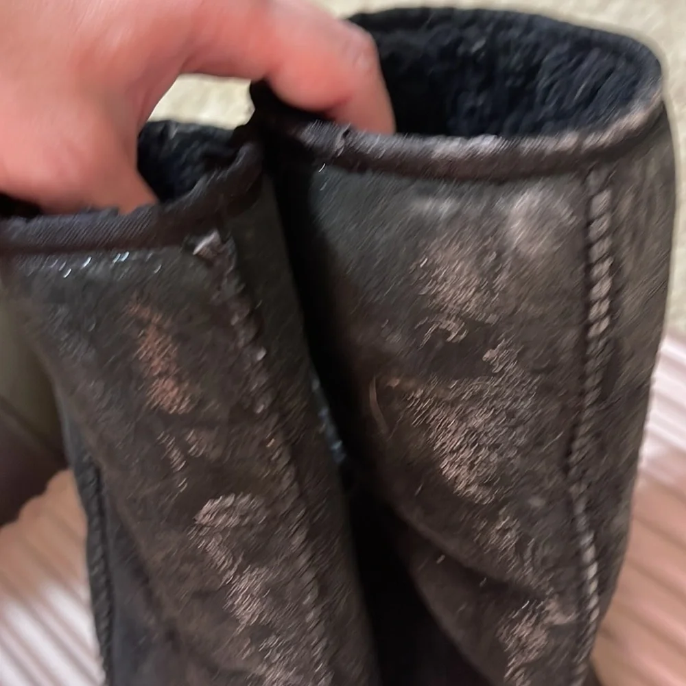 Women’s Ugg black metallic boots 8 - Picture 4 of 5